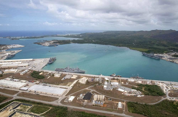 Гуам, десантные корабли USS America, USS Green Bay и USS Cable, 2020 год Гуам, десантные корабли USS America, USS Green Bay и USS Cable, 2020 год