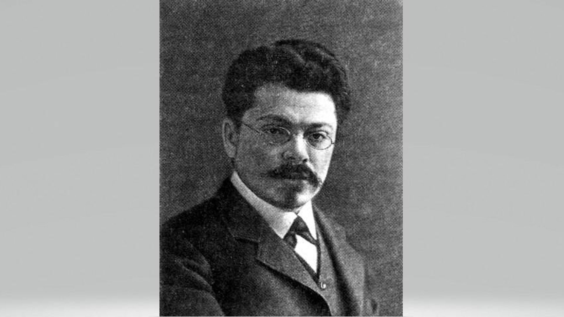 Литературный критик Юлий Айхенвальд Литературный критик Юлий Айхенвальд - РИА Новости, 1920, 24.01.2025