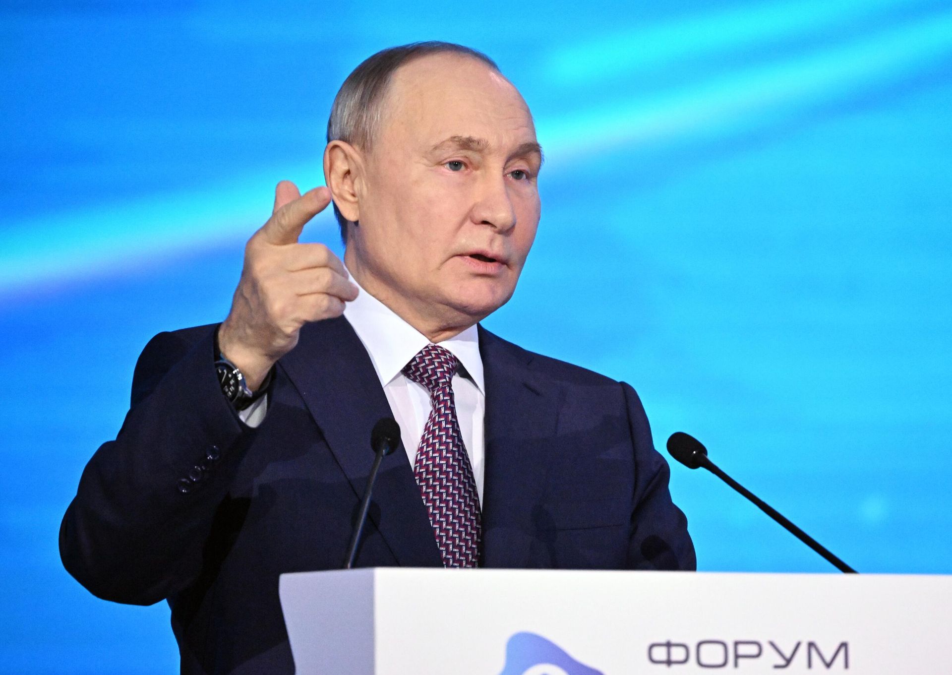 Президент Владимир Путин принял участие в работе Форум будущих технологий  - РИА Новости, 1920, 01.04.2025