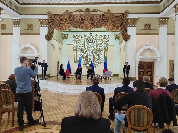 Международный антифашистский интерфорум в ЛНР Международный антифашистский интерфорум в ЛНР