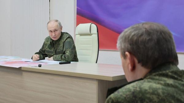 Президент Владимир Путин провел совещание на одном из пунктов управления курской группировкой Президент Владимир Путин провел совещание на одном из пунктов управления курской группировкой