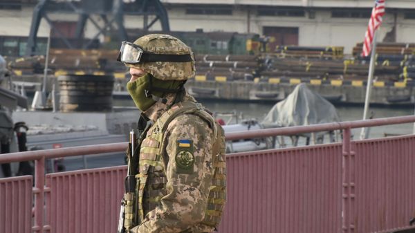 Ракетный эсминец США Дональд Кук вошел в порт Одессы