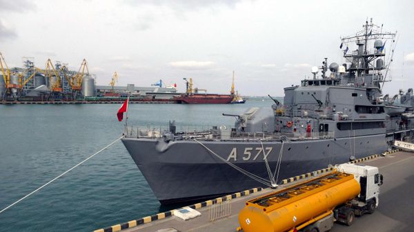В порт Одессы вошли военные корабли НАТО