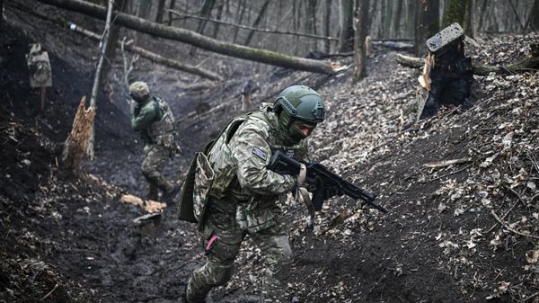 Отработка боевого слаживания подразделениями ВДВ в Курской области