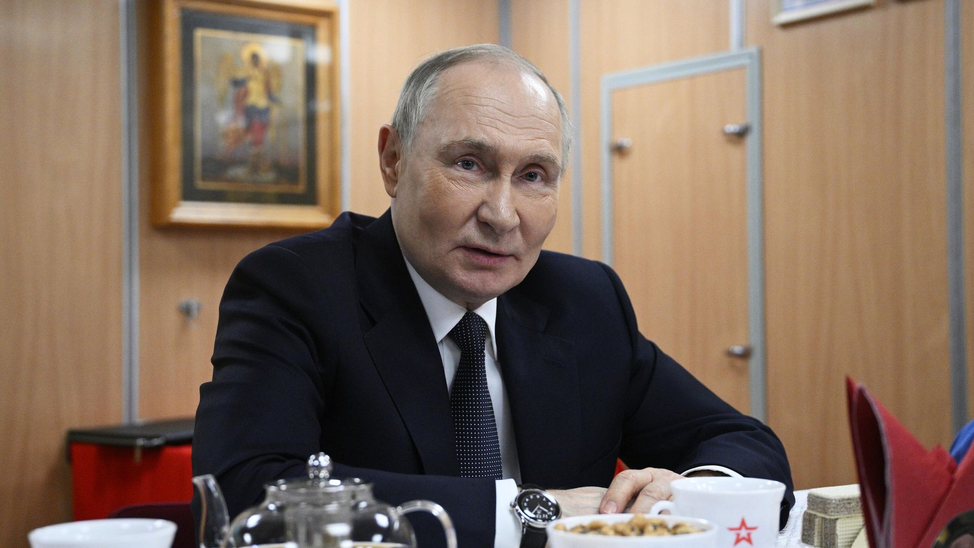Рабочая поездка президента Владимира Путина в Мурманск Рабочая поездка президента Владимира Путина в Мурманск - РИА Новости, 1920, 28.03.2025