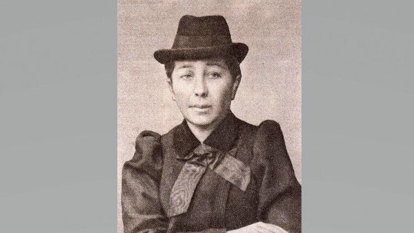 Александра Калмыкова