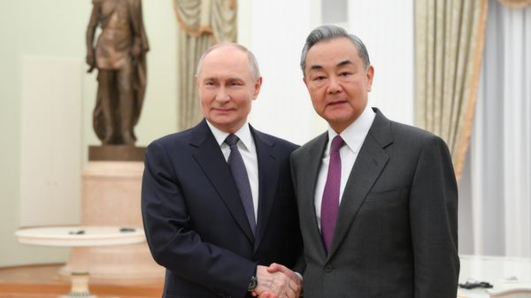 Встреча президента Владимира Путина с главой МИД КНР Ваном И