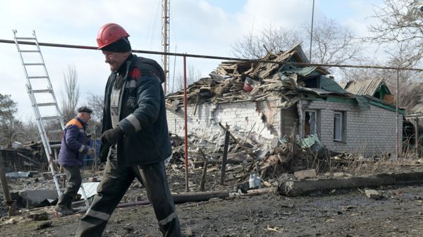ВСУ обстреляли дома мирных жителей в Енакиево в ДНР
