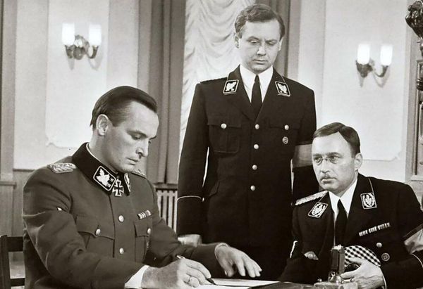 Василий Лановой в роли Карла Вольфа. Семнадцать мгновений весны, кадр из фильма