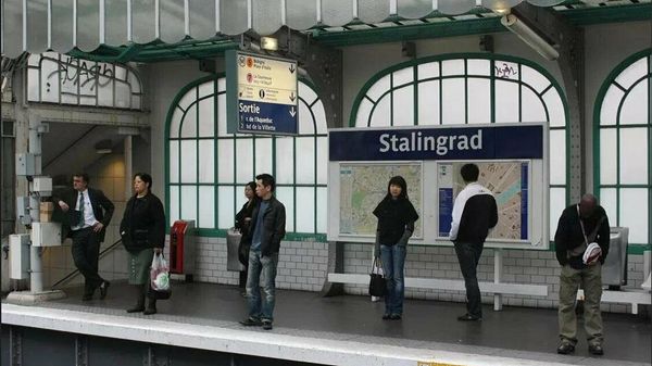 Станция метро Stalingrad в XIX округе Парижа