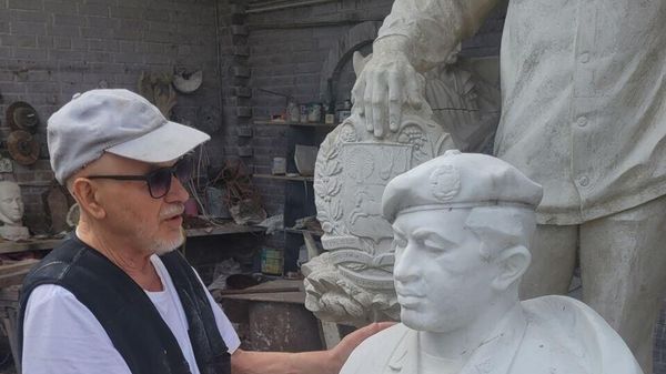 Скульптор Казанцев