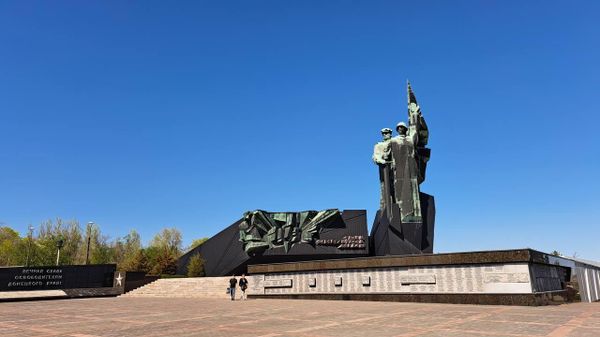 Донецк, весна