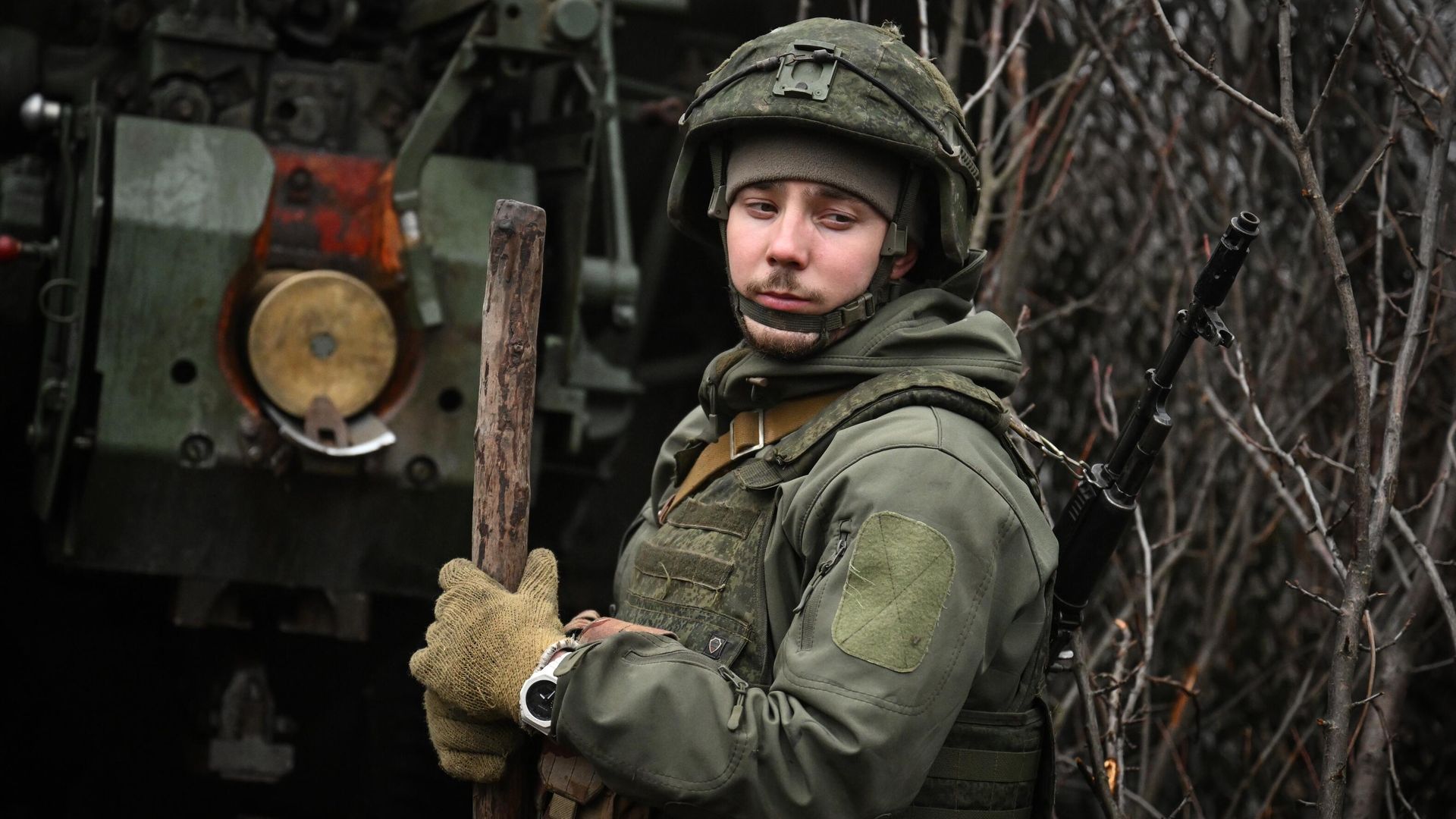 Стрельба снарядами Краснополь из гаубицы 2А65 Мста-Б ЦВО на Красноармейском направлении Стрельба снарядами Краснополь из гаубицы 2А65 Мста-Б ЦВО на Красноармейском направлении - РИА Новости, 1920, 08.11.2025