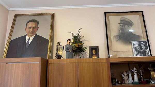 Портреты советских вождей. Донецкая клиническая больница им. М.Калинина. 