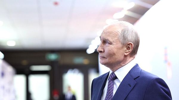 Владимир Путин в Центральном музее Великой Отечественной войны 