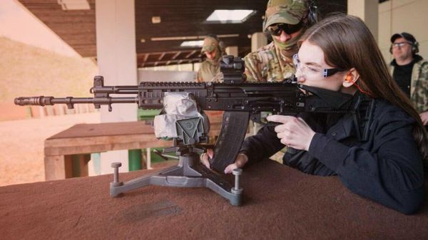 В концерне Калашников показали стрельбу из новейшего оружия АК-12К. Посмотрите эти кадры!