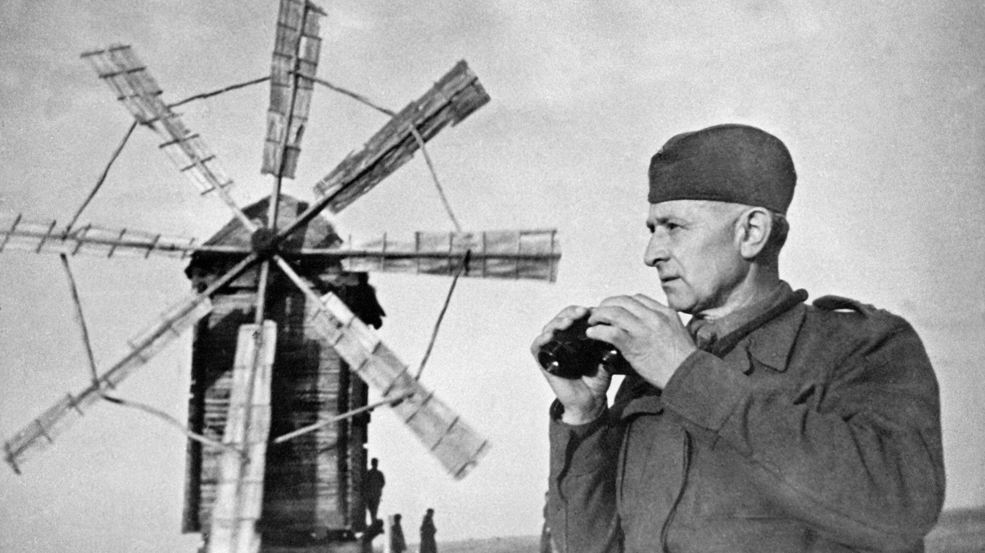 Генерал, командир 1-го Чехословацкого армейского корпуса Людвик Свобода на наблюдательном пункте Генерал, командир 1-го Чехословацкого армейского корпуса Людвик Свобода на наблюдательном пункте - РИА Новости, 1920, 20.05.2025