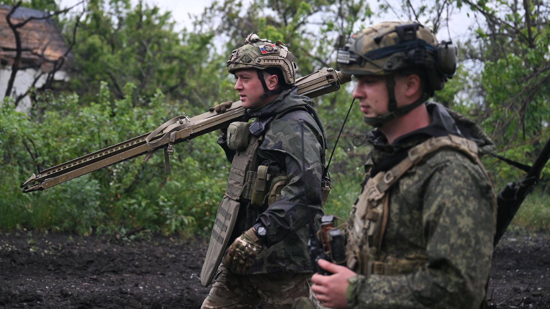 Боевая работа расчета САУ 2С7М Малка группировки войск Центр на Красноармейском направлении СВО Боевая работа расчета САУ 2С7М Малка группировки войск Центр на Красноармейском направлении СВО - РИА Новости, 1920, 02.09.2025
