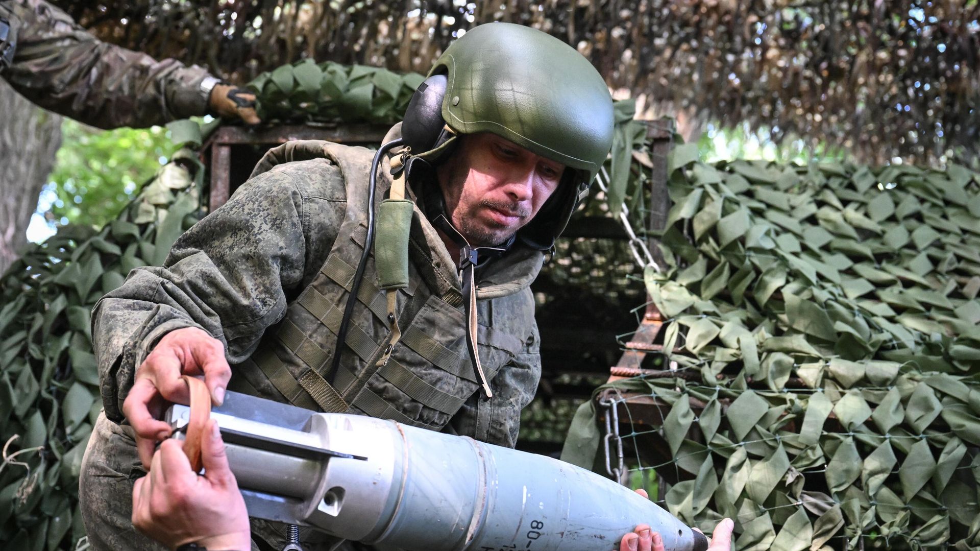 Боевая работы экипажа танка Т-80БВМ группировки войск Центр на Красноармейском направлении СВО - РИА Новости, 1920, 07.06.2025