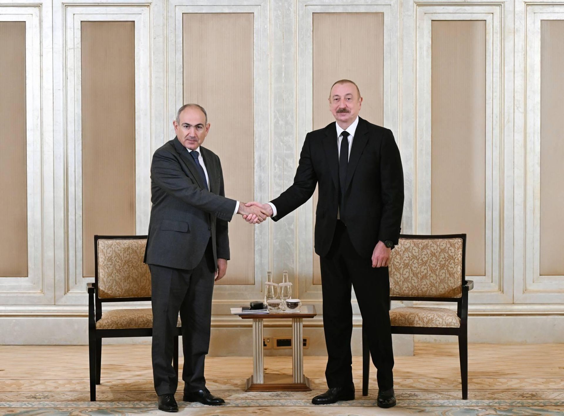 Встреча президента Азербайджана И. Алиева и премьер-министра Армении Н. Пашиняна - РИА Новости, 1920, 11.08.2025