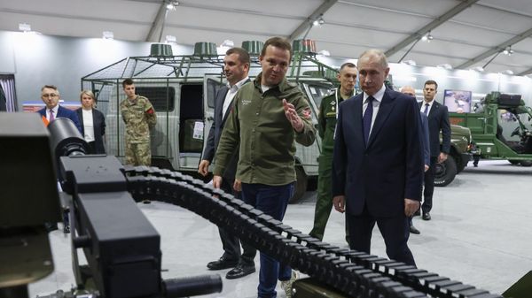 Президент Владимир Путин посетил выставку Всё для Победы! Президент Владимир Путин посетил выставку Всё для Победы!