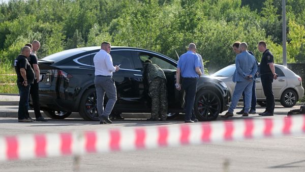 Экс-министр транспорта РФ Р. Старовойт найден мертвым в Одинцово Экс-министр транспорта РФ Р. Старовойт найден мертвым в Одинцово
