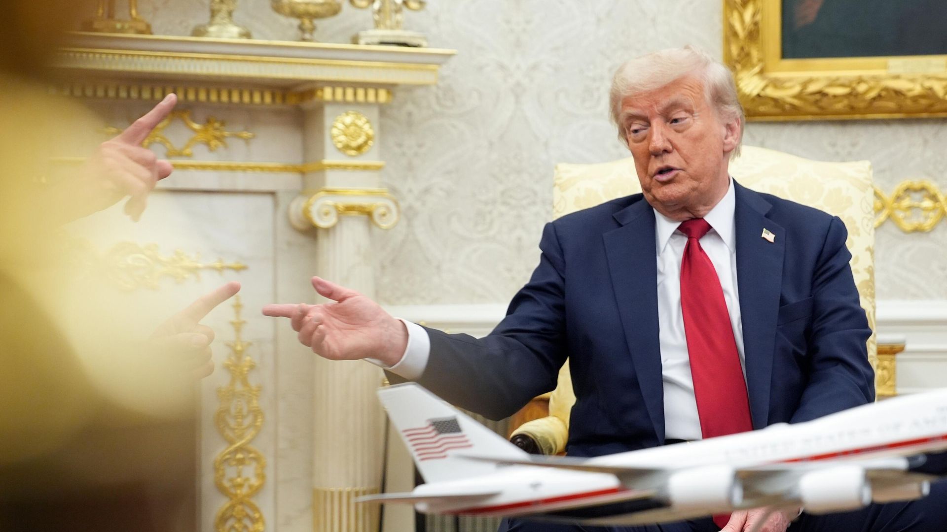 Президент США Трамп заявил о поставках американского оружия Украине через НАТО Президент США Трамп заявил о поставках американского оружия Украине через НАТО - РИА Новости, 1920, 14.09.2025