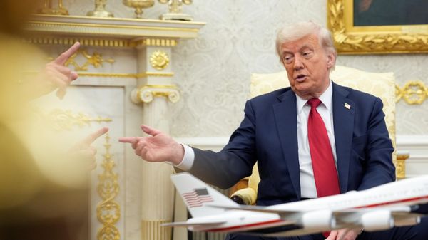 Президент США Трамп заявил о поставках американского оружия Украине через НАТО Президент США Трамп заявил о поставках американского оружия Украине через НАТО