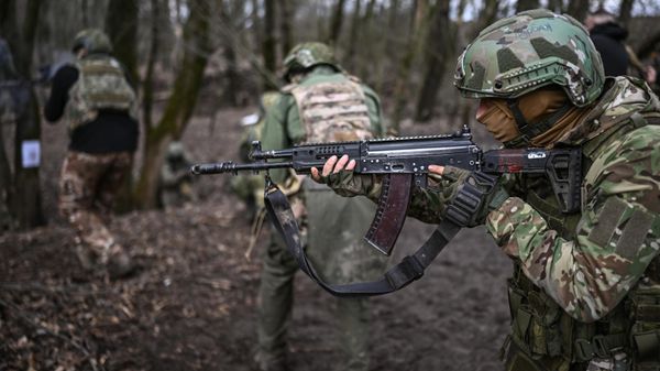 Отработка боевого слаживания подразделениями ВДВ в Курской области