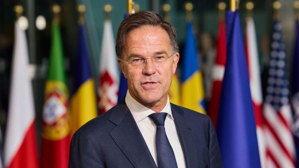 Генсек НАТО призывает страны альянса ускорить поставки оружия Украине