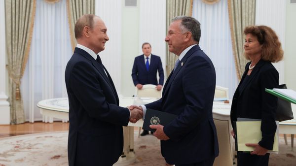 Президент Владимир Путин встретился со спецпосланником президента США по Ближнему Востоку Стивеном Уиткоффом Президент Владимир Путин встретился со спецпосланником президента США по Ближнему Востоку Стивеном Уиткоффом