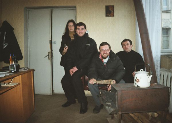 Александр Дмитриевский (сидит в центре) в гостях у осетинских коллег. 2005 год Александр Дмитриевский (сидит в центре) в гостях у осетинских коллег. 2005 год