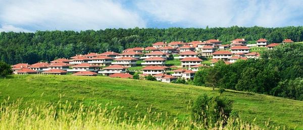 Коттеджи в поселке Маєток