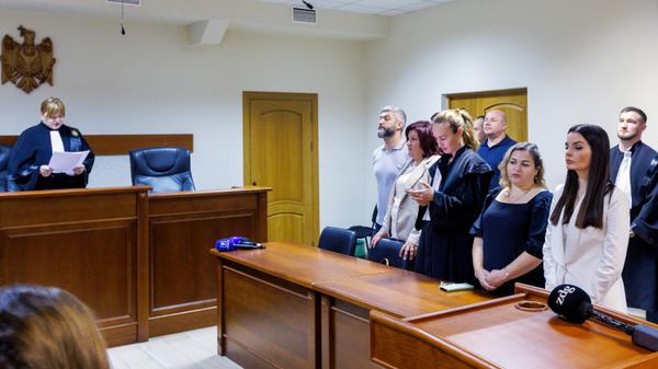 Оглашение приговора главе Гагаузии Е. Гуцул Оглашение приговора главе Гагаузии Е. Гуцул