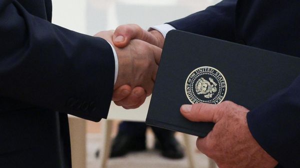 Президент Владимир Путин встретился со спецпосланником президента США по Ближнему Востоку Стивеном Уиткоффом Президент Владимир Путин встретился со спецпосланником президента США по Ближнему Востоку Стивеном Уиткоффом