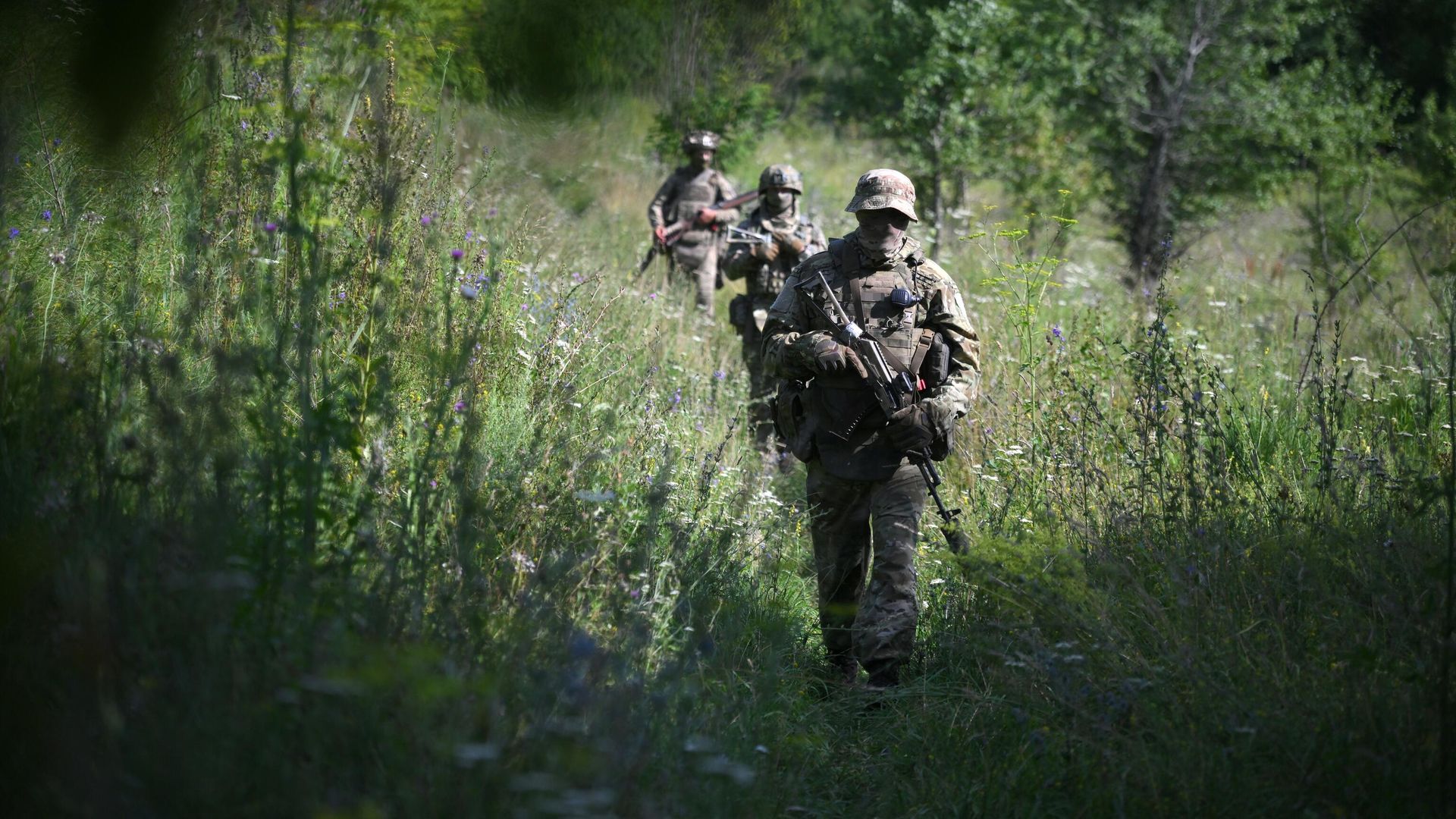 Боевая работа разведчиков группировки войск Север Боевая работа разведчиков группировки войск Север - РИА Новости, 1920, 09.06.2026