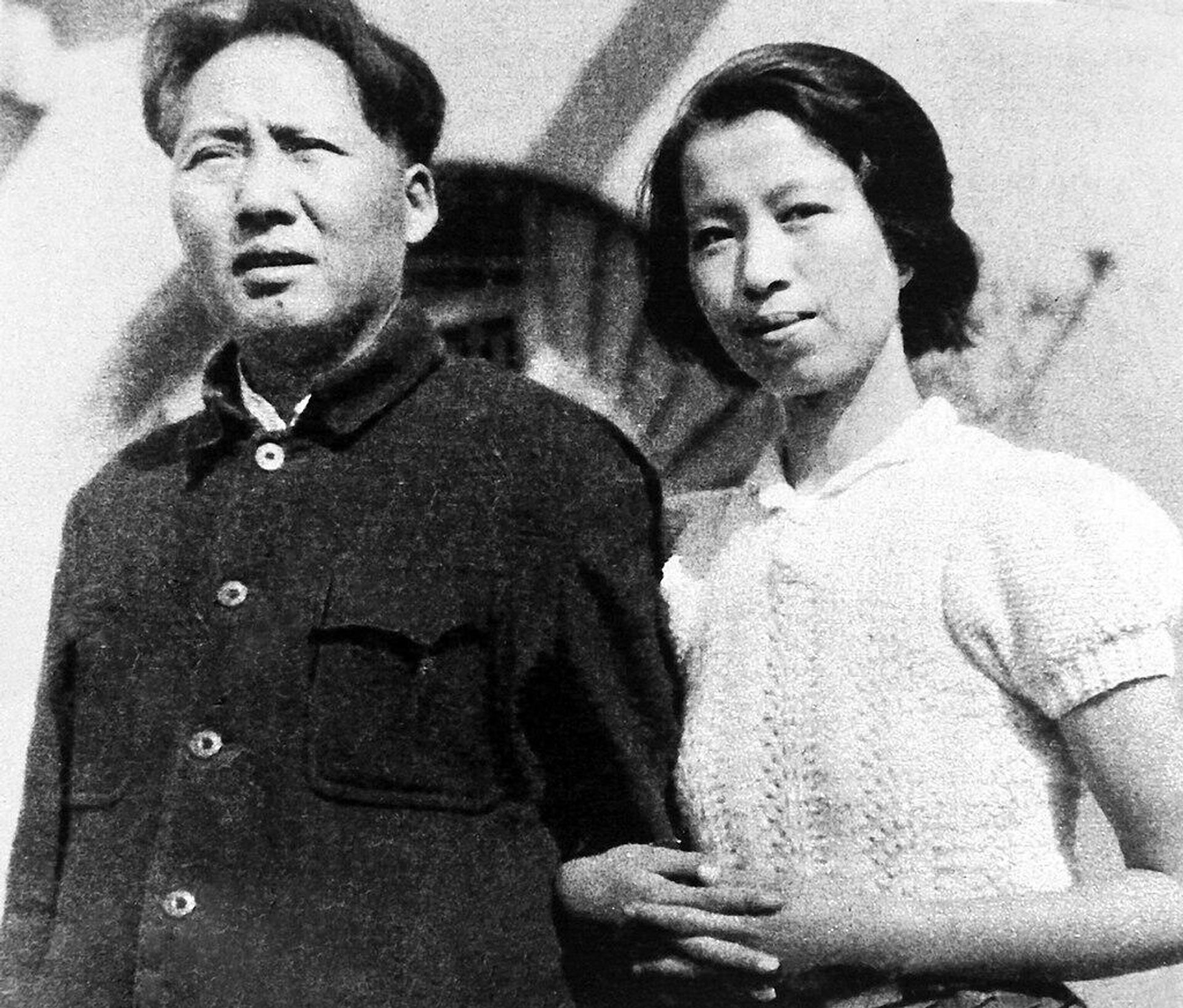 Мао Цзедун и Цзян Цин, 1938 год Мао Цзедун и Цзян Цин, 1938 год - РИА Новости, 1920, 22.08.2025