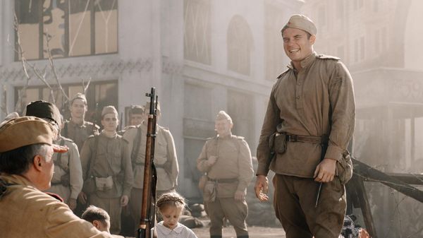 Кадр из фильма Значит, нам туда дорога