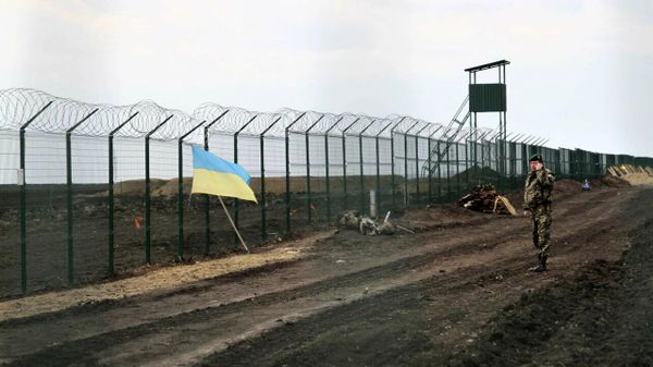 Каждый день 10 человек пытаются сбежать с Украины через КПП по поддельным документам, — представитель пограничной службы Украины Демченко