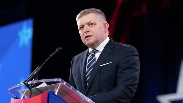 Премьер-министр Словакии Роберт Фицо сообщил, что в пятницу встретится с Зеленским