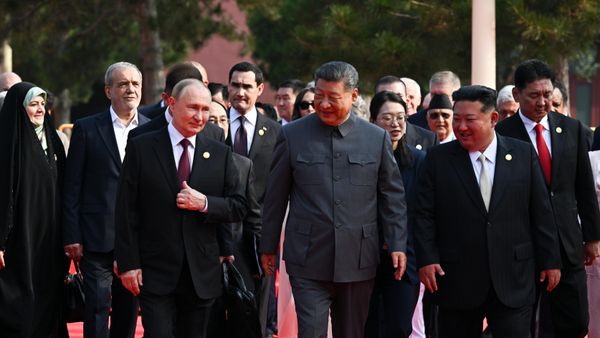 Главы иностранных делегаций перед парадом в Пекине