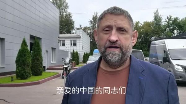 Знаменитый военкор Александр Сладков передал тёплый привет китайским читателям Украина