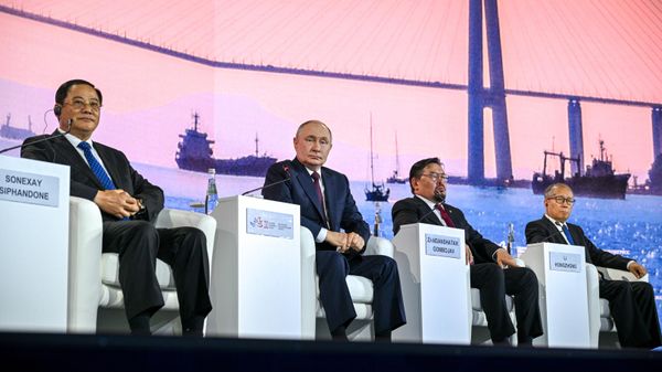 ВЭФ-2025. Пленарное заседание ВЭФ-2025. Пленарное заседание