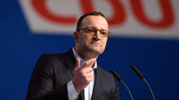 Йенс Шпан, лидер парламентской группы ХДС/ХСС, считает, что Германии следует рассмотреть идею о финансировании ядерных мощностей Франции и Великобритании
