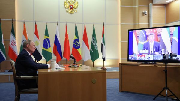 Президент Владимир Путин принял участие во внеочередной встрече БРИКС