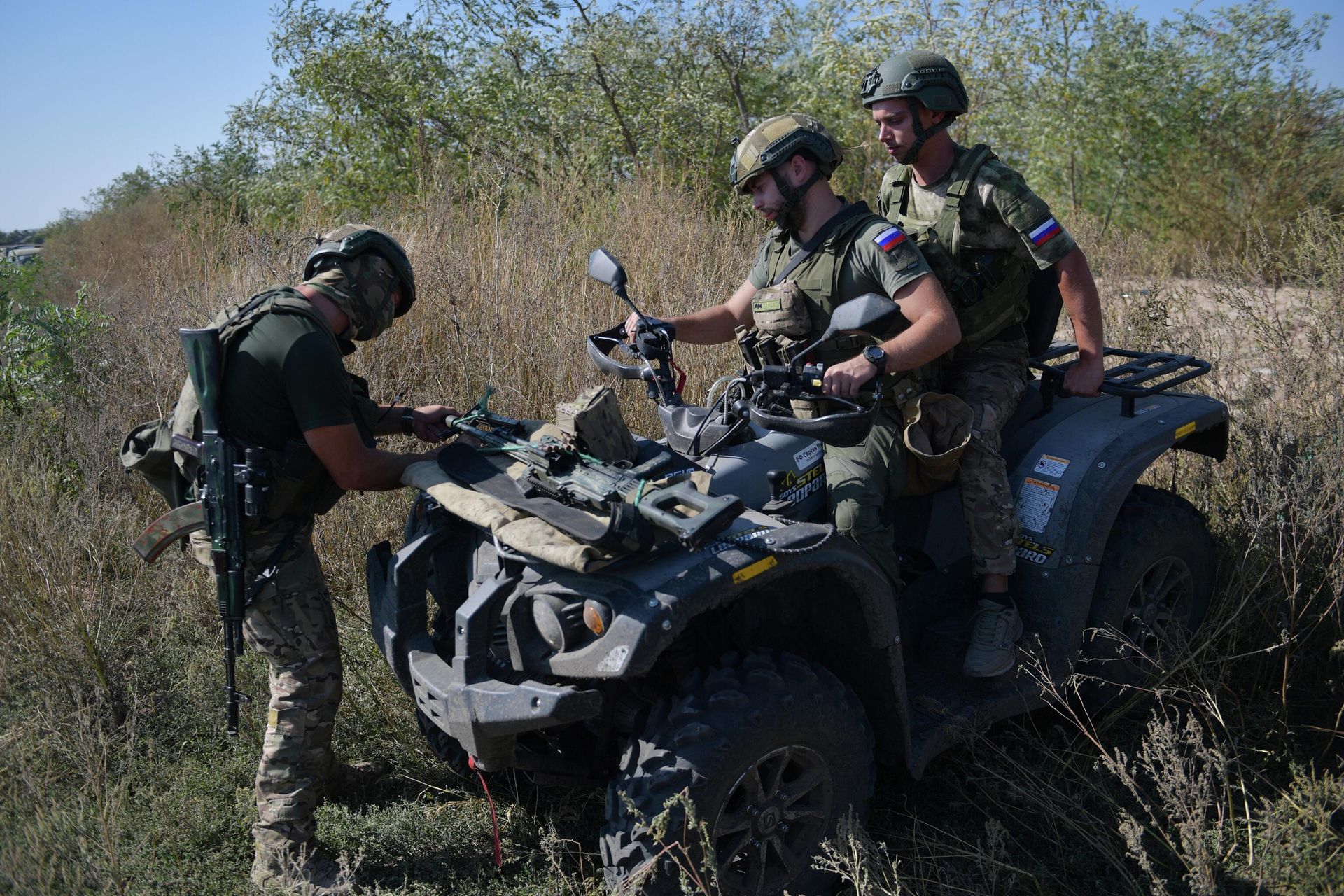  Военнослужащие 1430-го мотострелкового полка 42-й мотострелковой дивизии на боевой позиции Запорожского направления в зоне специальной военной операции - РИА Новости, 1920, 09.09.2025