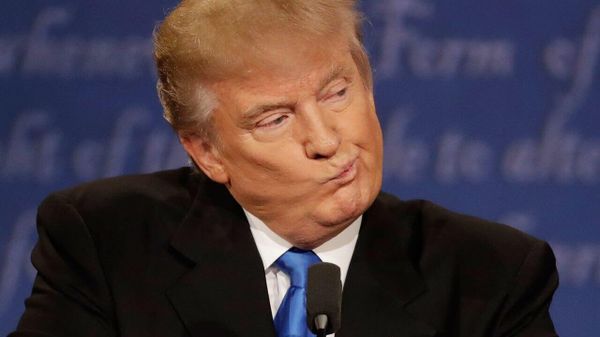 Трамп заявил, что по-прежнему решительно настроен добиться мирного урегулирования на Украине