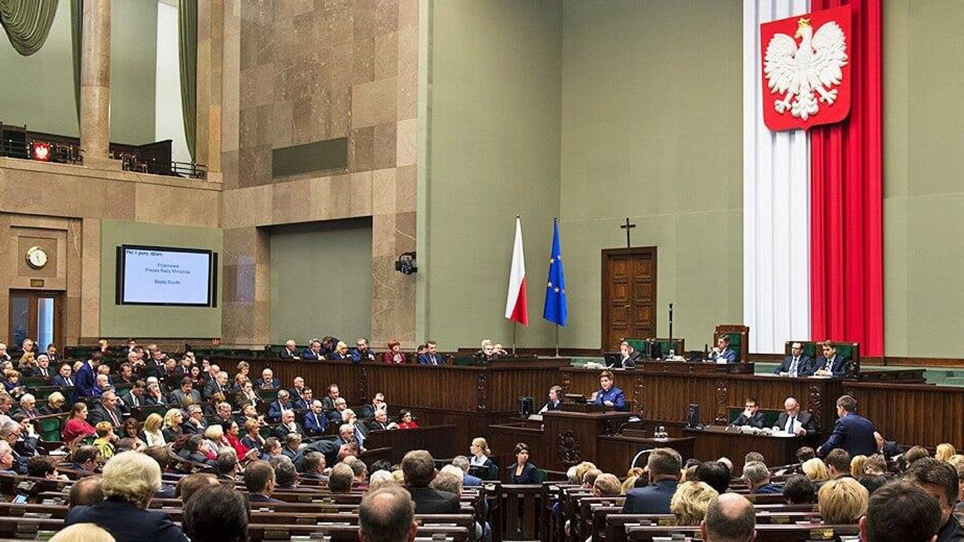 В Польше ужесточили правила выплат помощи 800+ украинским беженцам — пособие будут получать только работающие В Польше ужесточили правила выплат помощи 800+ украинским беженцам — пособие будут получать только работающие - РИА Новости, 1920, 12.09.2025