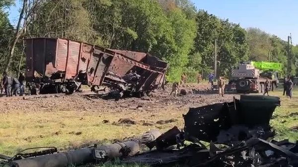 Новые кадры с места взрыва в Киевской области