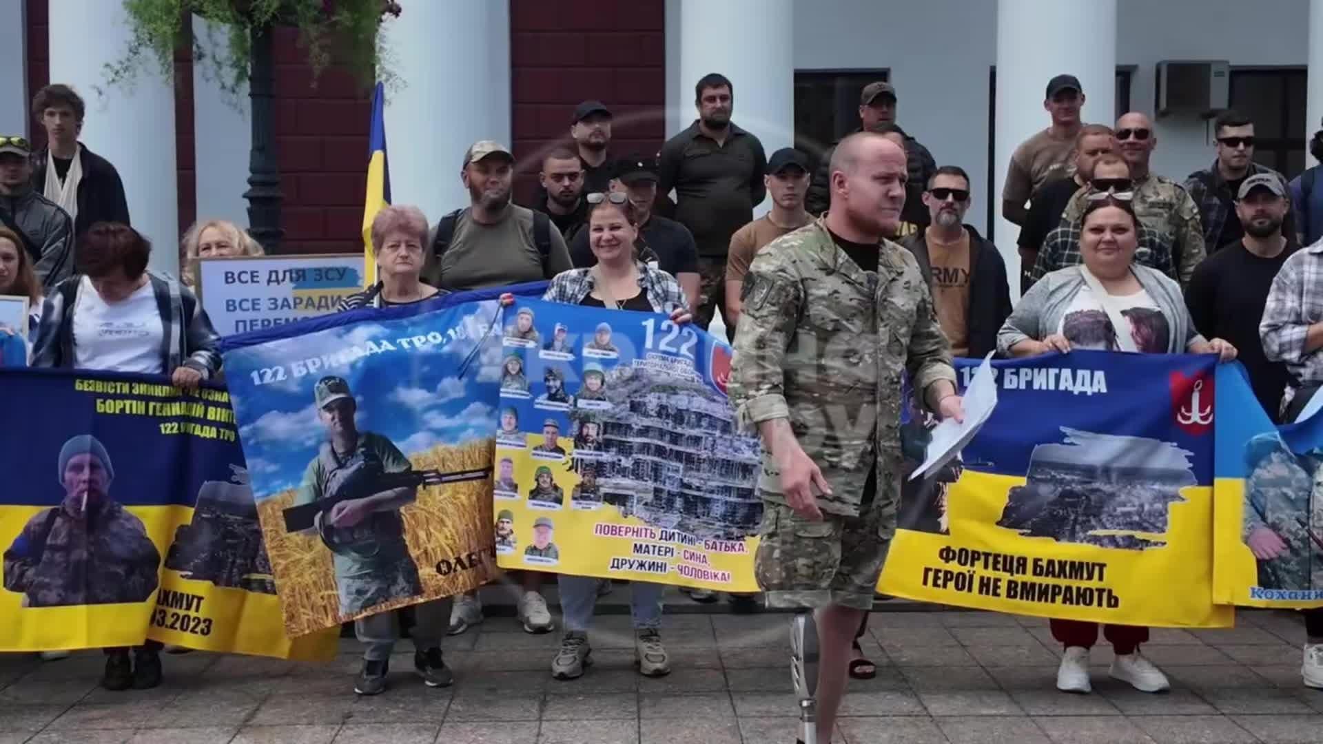 #Хроники_бандеровской_оккупации: в Одессе инвалидизированные боевики совместно с группой общественных активистов требуют заменить местного мэра Труханова на военную администрацию - РИА Новости, 1920, 20.09.2025